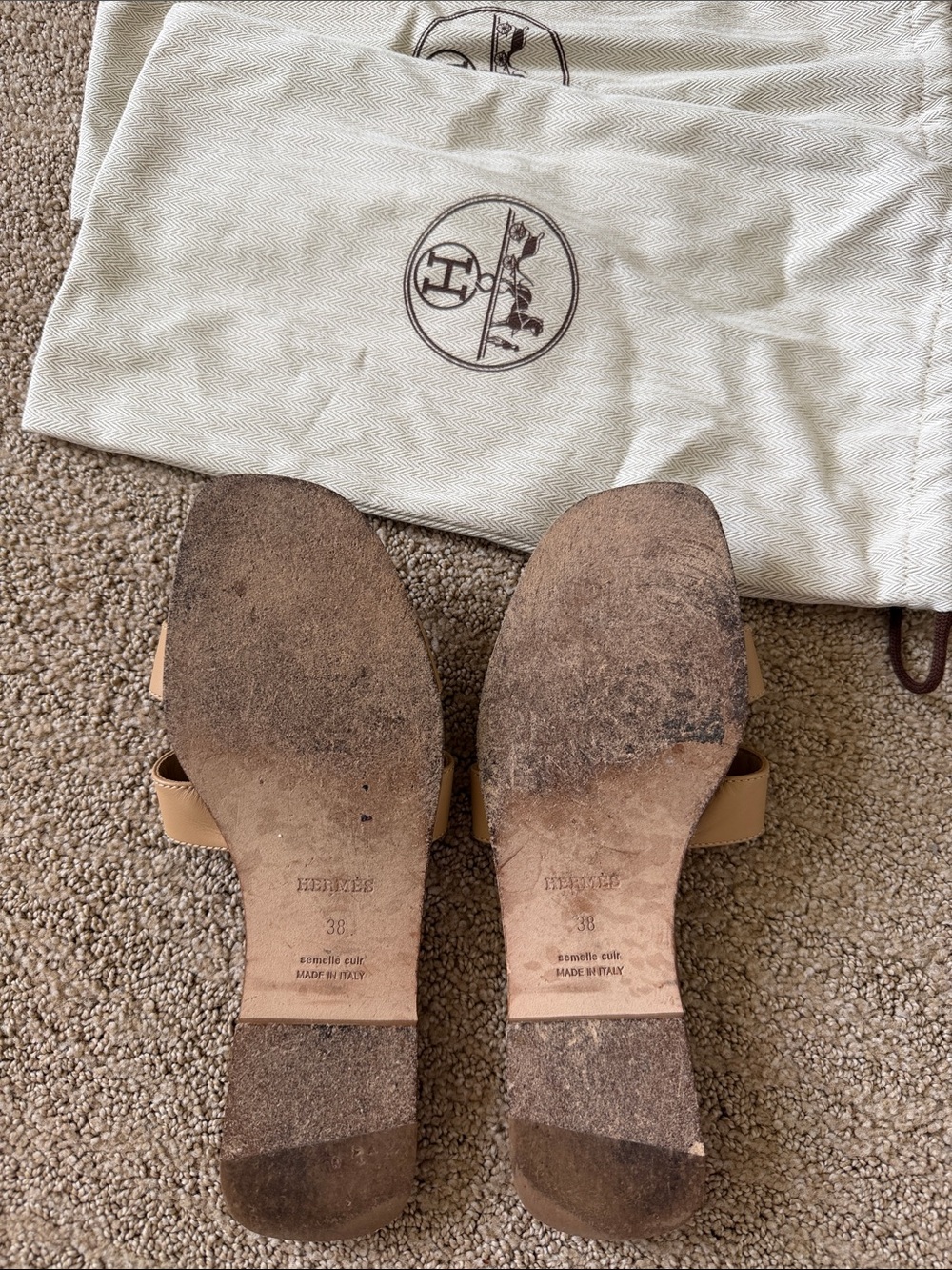 Women’s Hermès Oran Slide Sandals in Tan Size 38 - Picture 2 of 3